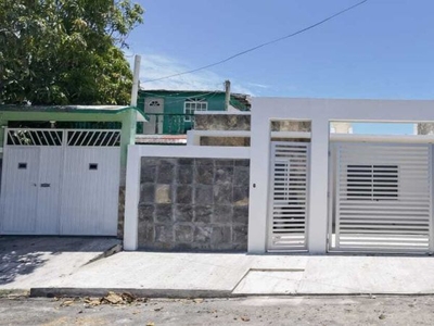 Casa en venta -Veracruz Puerto cerca de CUAUHTÉMOC-IMSS-ADUANA-MALECÓN