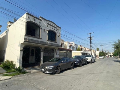 Casa en Venta, Col. Alamos del Parque