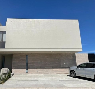Casa en Venta el Lomas del Campanario Norte Condominio Santa Oliva, Querétaro