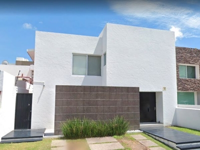 Casa en Venta en Cumbres del Lago-recuperación bancaria-Querétaro-Em