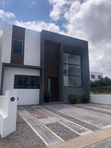 Hermosa Casa en Bio Grand Juriquilla, 3 Habitaciones, Una en PB, Jardín, Luxury