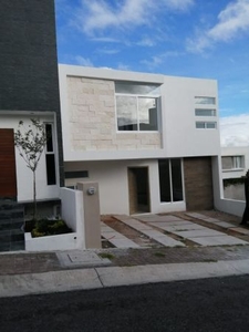 Preciosa Casa en Punta Esmeralda, Acabados de Lujo, de OPORTUNIDAD !!