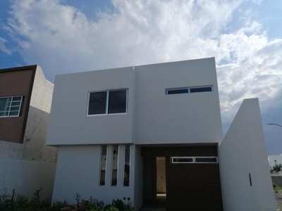 Preciosa Casa en Rinconada Mediterráneo, 4ta Recamara en PB, Terreno 180 m2, .