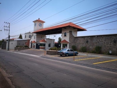 RESIDENCIA EN RINCON DE LOS ENCINOS, LERMA, MAGNIFICA OPORTUNIDAD!!