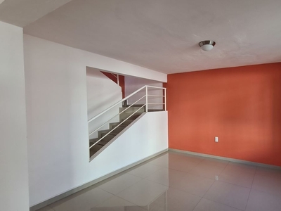 Se Vende Casa Recien Remodelada, En Zona Centrica De Colima