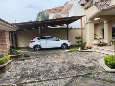 CASA EN VENTA BUGAMBILIAS 2DA SECCION ZAPOPAN