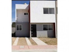 venta casa fracc paseo de las flores tlacomulco 2 niveles