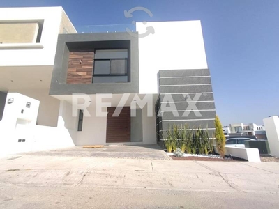 CASA EN VENTA CON ROOF GARDEN EN ZIBATA