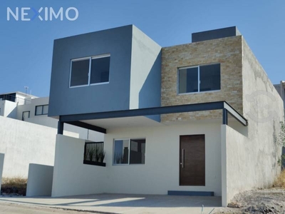 CASA EN VENTA EN EL REFUGIO, QUERÉTARO