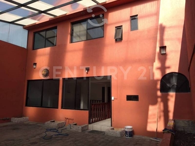 Casa en Venta en la Colonia Pilares en Metepec