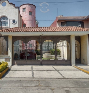 Casa en Venta en Satélite en Naucalpan en Edoméx