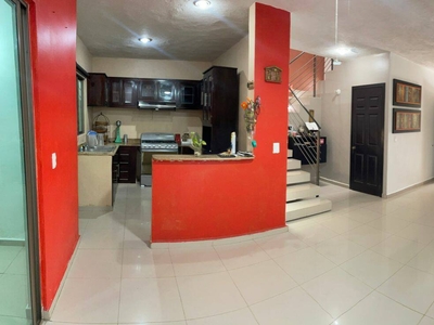 Exclusiva casa estilo minimalista con excelente ubicación en Comalcalco, Tabasco.