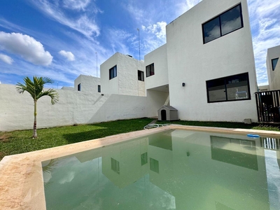 Doomos. casa en venta con entrega inmediata en Dzitya- en Mérida, con piscina y cochera en privada