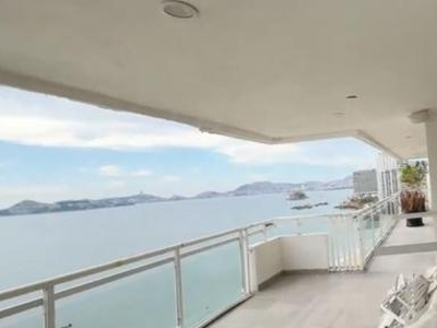 Doomos. Departamento en Venta en Acapulco Zona Dorada con increíble terraza y vista (MB)