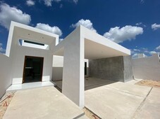 hermosa casa de dos plantas y 4 recamaras ubicada en el norte de merida en dzity