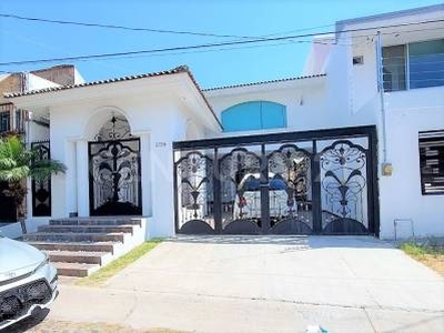 Casa en venta Col. Arcos de Guadalupe Zapopan, Jal.