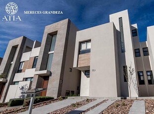 Doomos. RENTA DE CASA ALTOS JURIQUILLA CONDOMINIO ATIA QUERETARO