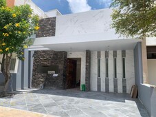 se vende casa en cima una planta (coto K)