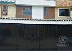 Doomos. CASA RENTA VILLA VERDE ZONA SUR LEON CERCA DE LA IBERO