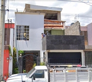 Doomos. Venta Casa de 3 pisos en Remate - 70 - San Luis Potosí Centro