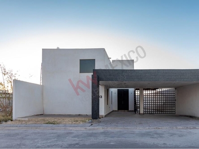 Casa nueva con recámara en planta baja, en Las Viñas, en Fraccionamiento Los Viñedos, Torreón, Coahuila.