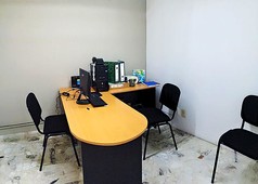 9 m oficina disponible en morleia con sala de juntas y servicios