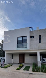 CASA EN VENTA JUNTO A VALLE IMPERIAL EN CAPITAL NO