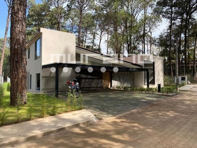 Casa en condominio en venta Vega Del Rincón Mz 002, Avandaro, Valle De Bravo, Estado De México, México
