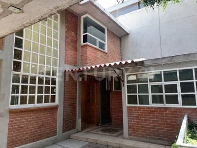 Casa en Venta en la Col. Santa Martha Acatitla, Iztapalapa CDMX