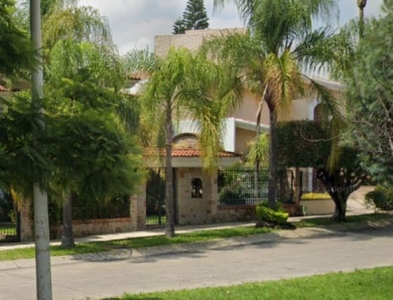 BONITA CASA EN VENTA BUGAMBILIAS, ZAPOPAN JALISCO