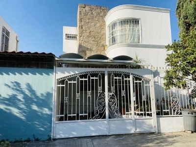 Casa con recamara en planta baja en Venta en Tabachines, Zapopan JALISCO