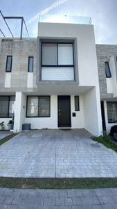 Casa en Venta en Bosques del Centinela, Zapopan Jal.