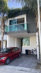 CASA EN VENTA EN SANTA MARGARITA RESIDENCIAL, A 5 MIN DE REAL CENTER