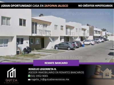 Casa en venta en Zapopan Jalisco con estacionamiento y vigilancia a precio de remate RLR