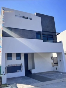 CASA EN VENTA EN ZAPOPAN, RESIDENCIAL LOS ROBLES