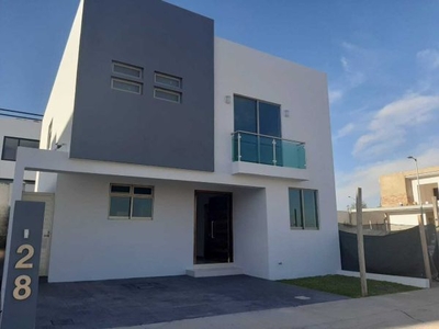 CASA EN VENTA VALLE IMPERIAL ZAPOPAN 4 RECAMARAS 4 BAÑOS