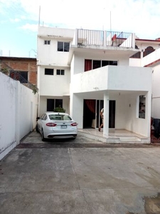 Casa en Venta tipo villa privada con estacionamiento en Acapulco de Juárez colonia arrollo seco