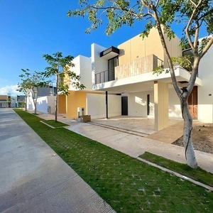 Casas en renta - 270m2 - 3 recámaras - Cholul - $20,000
