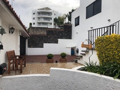 Terreno con dos casas en venta en Juriquilla Villas del Mesón
