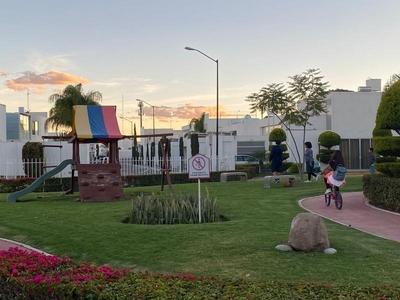 HERMOSA CASA EN BELMONDO