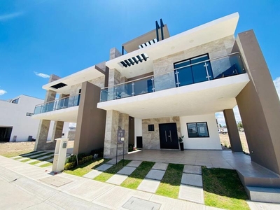 Casas en venta - 238m2 - 4 recámaras - Pachuca de Soto - $2,784,000