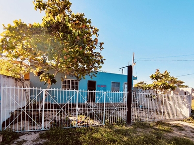 Doomos. Casa 2 habitaciones en esquina en venta en chelem puerto Progreso Yucatán