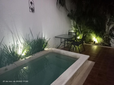 Doomos. Hermosa casa de una planta con 2 recámaras y piscina en Benito Juárez Norte, Mérida Yucatán