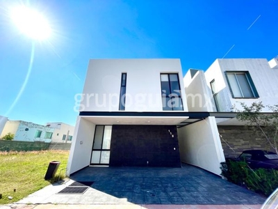 Hermosa Casa en Solares Fonteé