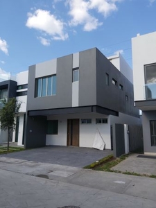 Moderna casa nueva en venta en Parques Vallarta coto Cedro, Zapopan Jal