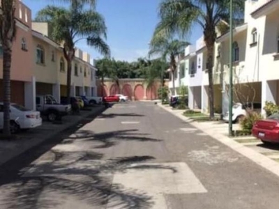 REMATE BANCARIO - Casa en condominio - Girasoles Acueducto WMZ