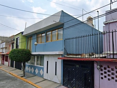 Se vende casa en San Juan de Aragon a 8 min del Aeropuerto