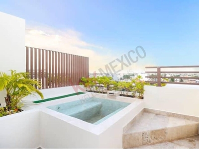 REDUCCIÓN DE PRECIO Venta de 2 recámaras, 2.5 baños, penthouse privado en la azotea con alberca con jacuzzi en el centro de Playa del Carmen