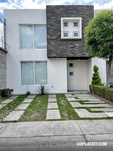 VENTA RENTA DE CASA EN RESIDENCIAL 400, Toluca de Lerdo - 2 baños