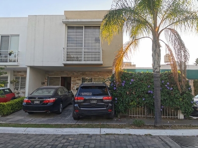 Casa en venta o renta en Parques Del Bosque ITESO